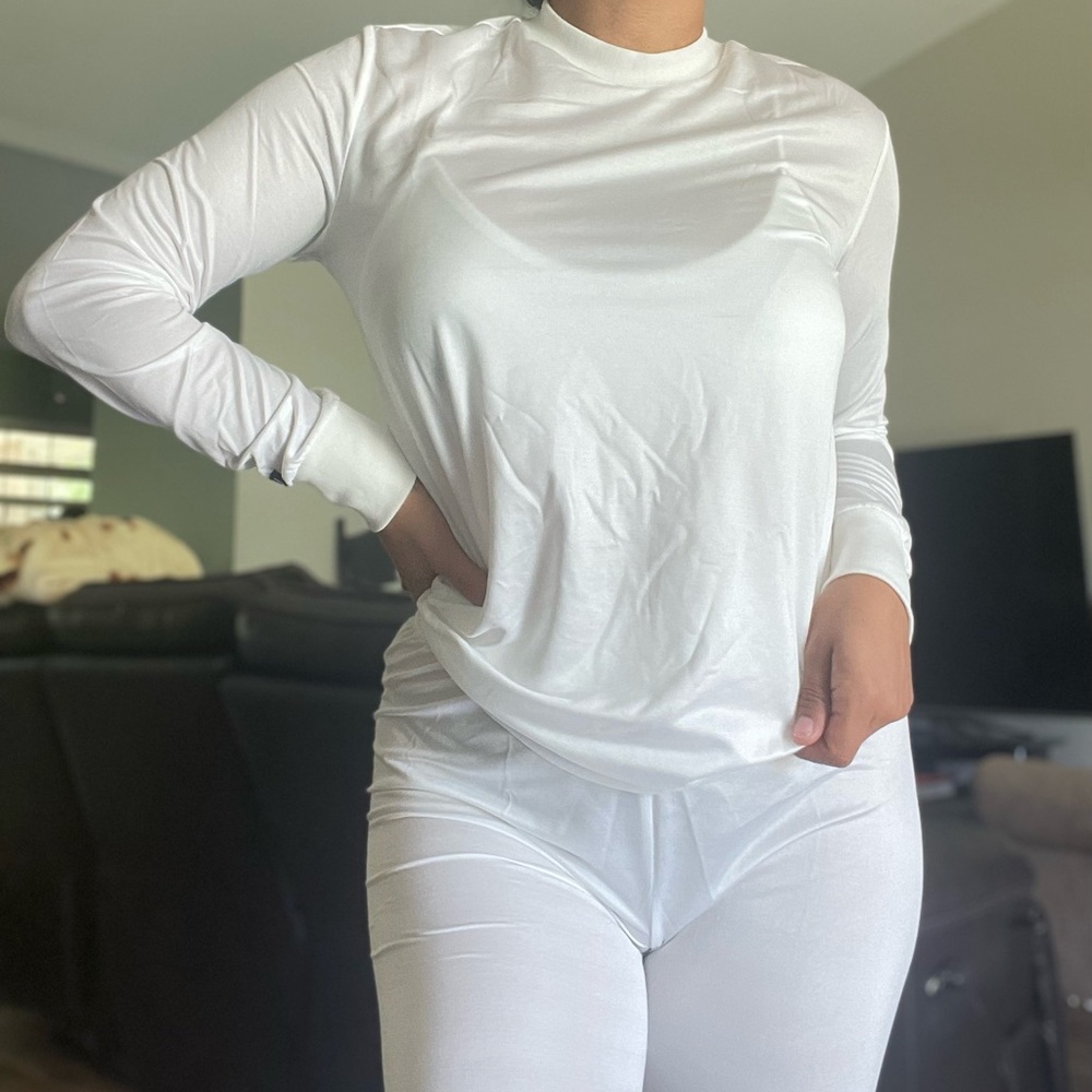 Vintage Helly Hansen LIFA White Longsleeve and Tapered Jogger Minimalistic Set
